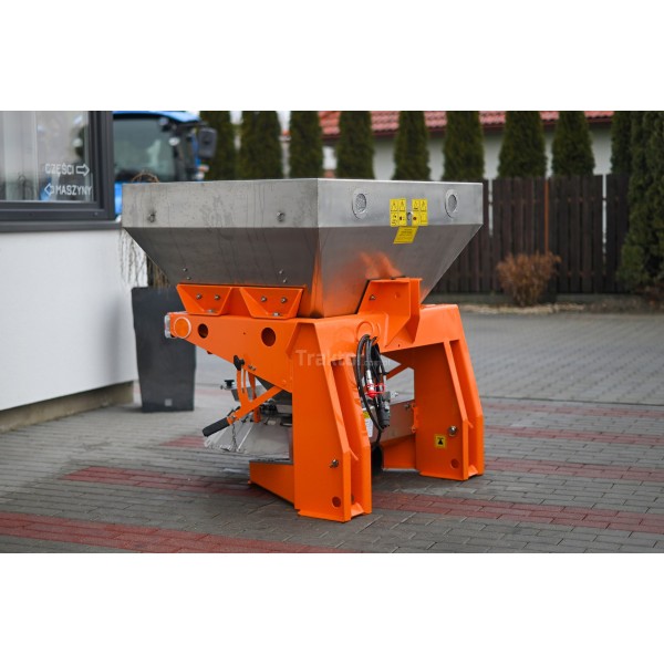 Épandeur de sable/sel/saleuse N 065 POM Augustów | prix | données |