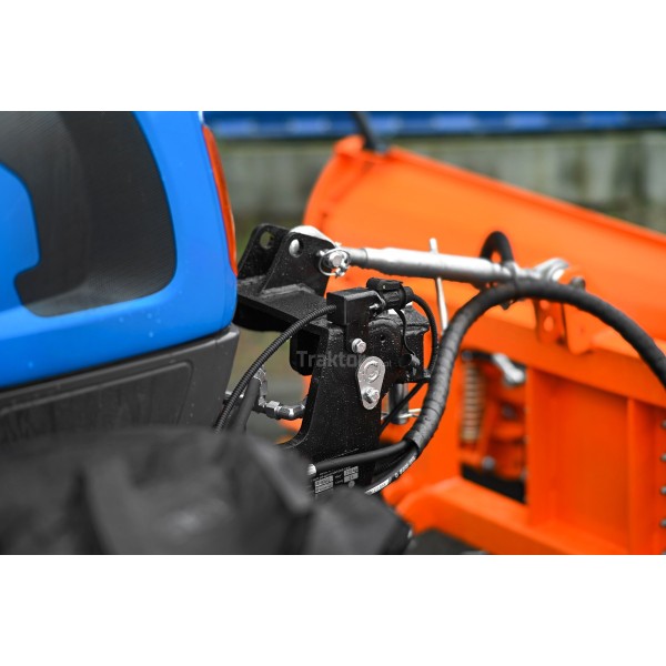 Ciągnik LS Tractor XU6168 z pługiem i posypywarką | cena | dane |