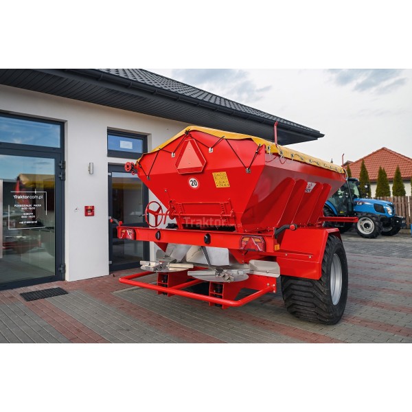 Trailed fertilizer spreader N062/1 Lisicki