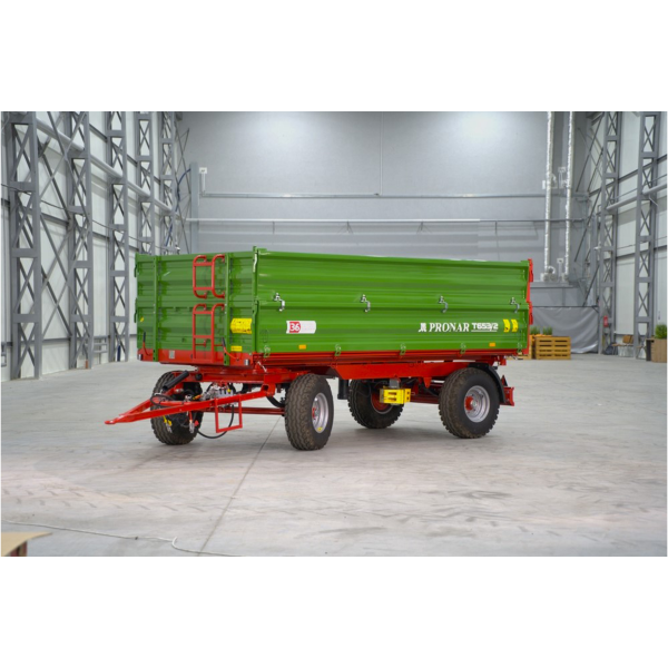 Two-axle agricultural trailer 6T with tipper T653/2 Pronar (22')