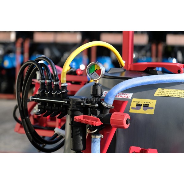 300L Demarol mounted field sprayer / 6m lance, triple nozzle
