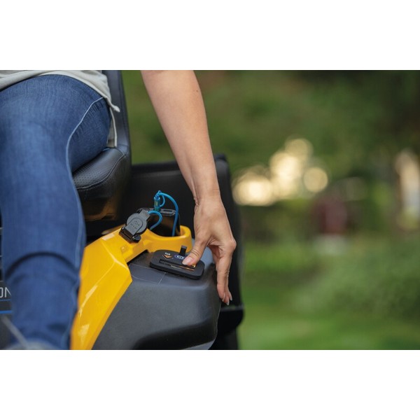 Cub Cadet LR2 ES76