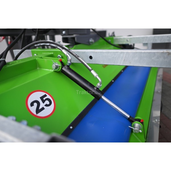 Zametací stroj 200 cm na traktor hydraulika (koš + boční kartáč)