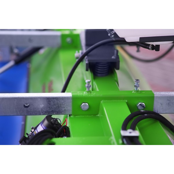Sweeper 200 cm for tractor hydraulic (basket + side brush)