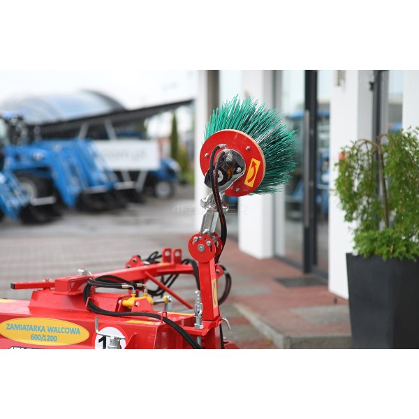 Balayeuse de tracteur 120 cm avec panier et brosse latérale 4FARMER