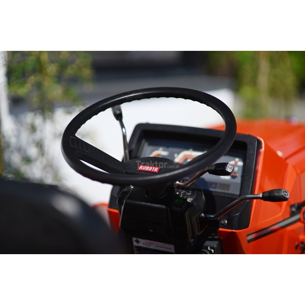 Kubota L1-255D 4x4 - 25 km