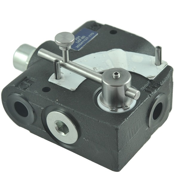 Regulátor průtoku 1/2" NPT 60 l/min DWC-22 4FARMER