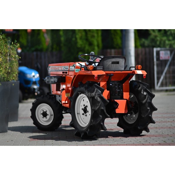 Hinomoto C144D 4x4 - 17 km