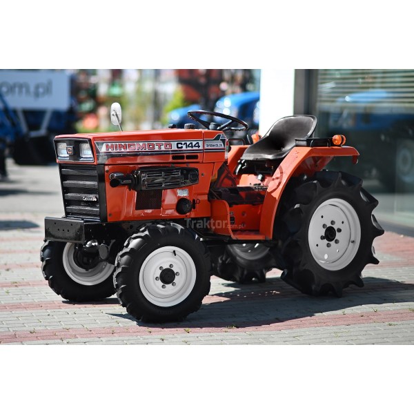 Hinomoto C144D 4x4 - 17 km