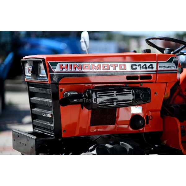 Hinomoto C144D 4x4 - 17 km