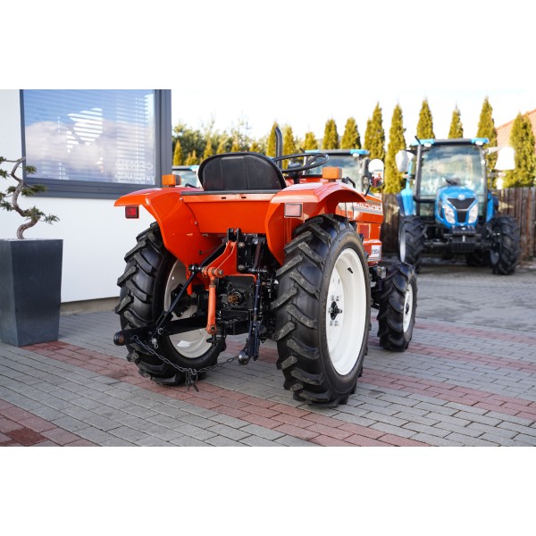 Hinomoto E1804D 4x4 - 18 km