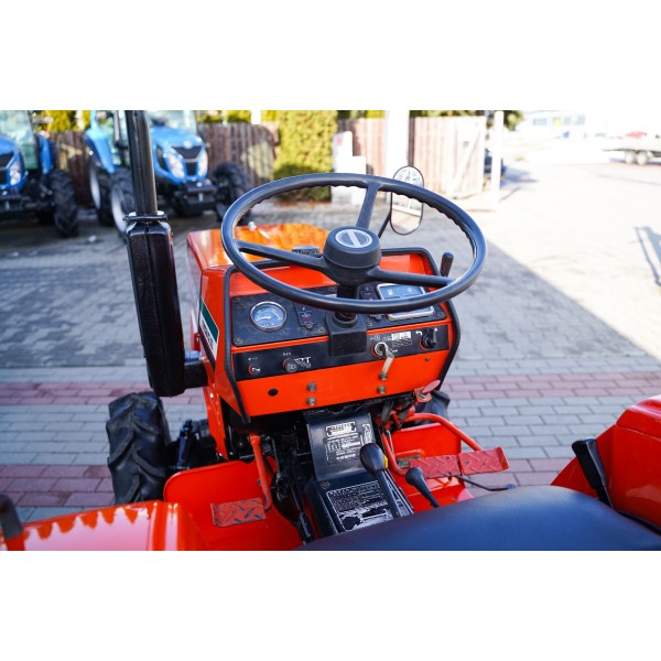 Hinomoto E1804D 4x4 - 18KM