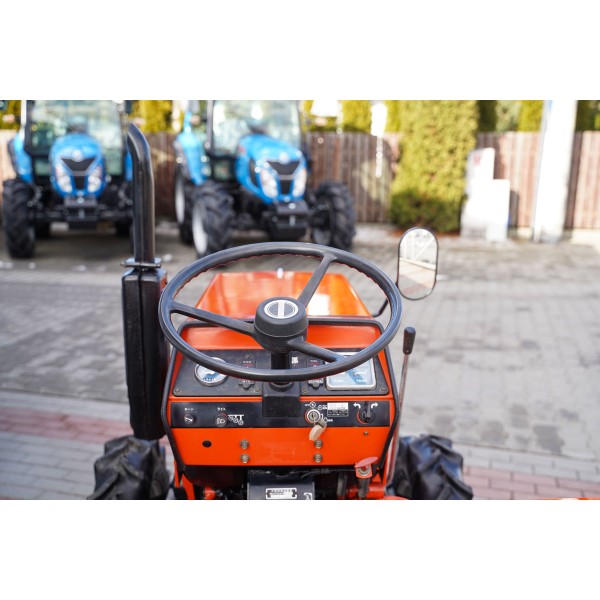 Hinomoto E1804D 4x4 - 18 km