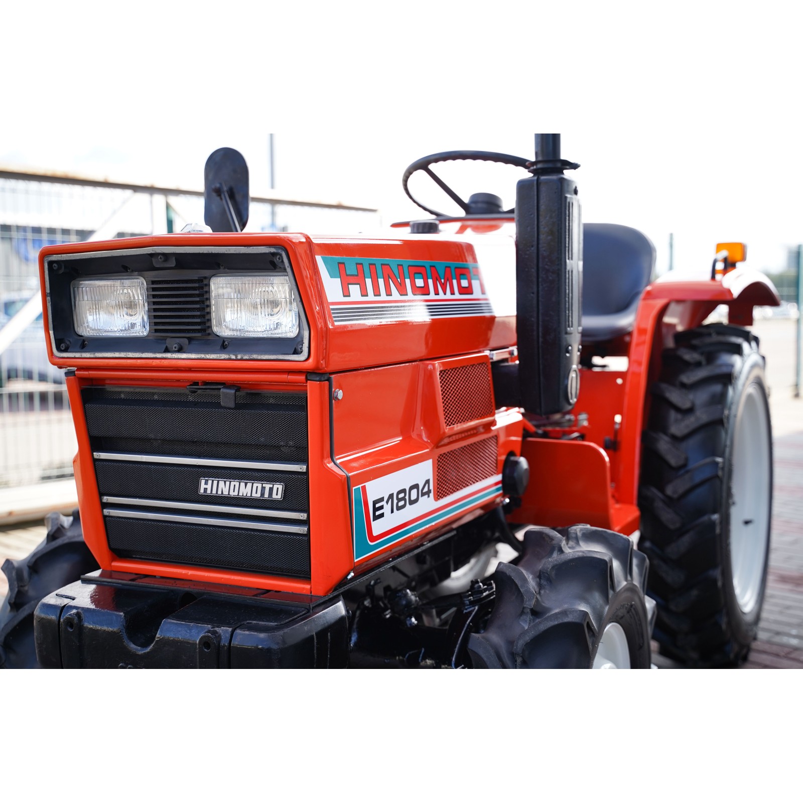 Hinomoto E1804D 4x4 - 18KM