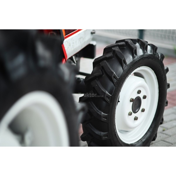 Shibaura D338 4x4 - 33 km
