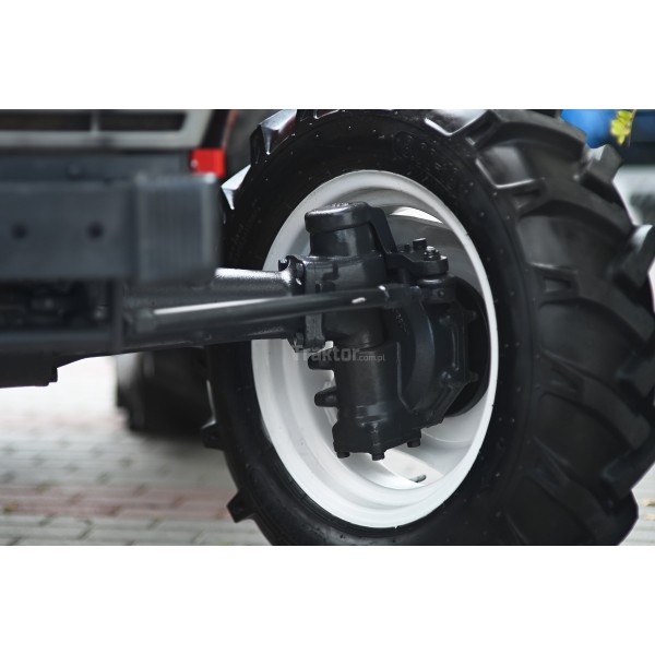 Shibaura D338 4x4 - 33 km