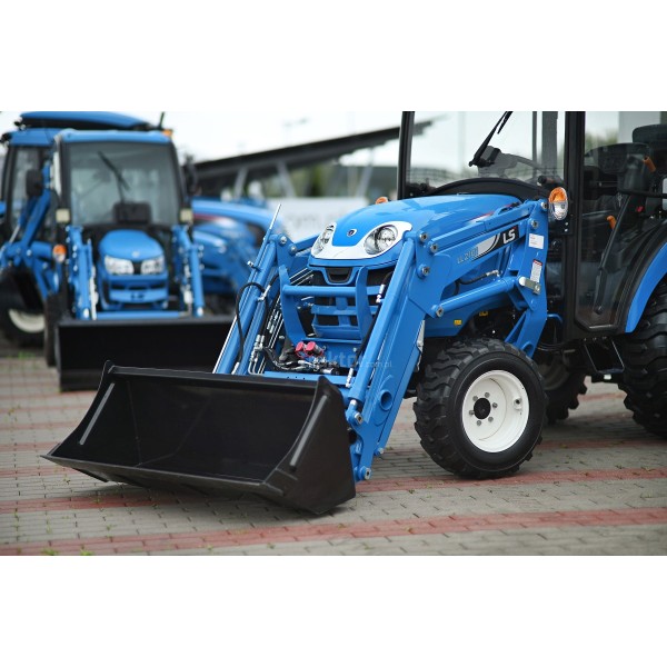 Ciągnik LS Tractor XJ25 HST / CAB / TUR + koparka | opinie | video