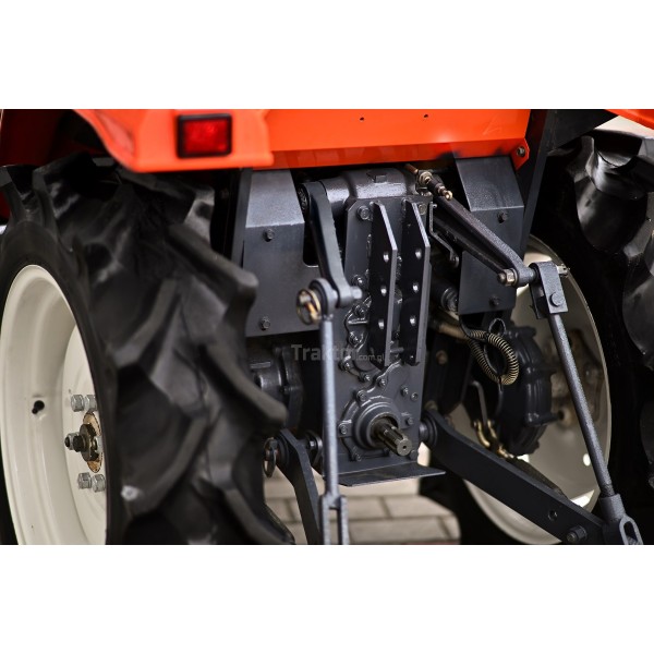 Hinomoto N179D 4x4 - 18KM | Traktor.com.pl