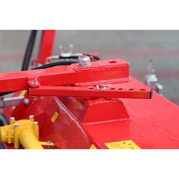 Balayeuse 150 cm pour tracteur avec panier et brosse latérale 4FARMER