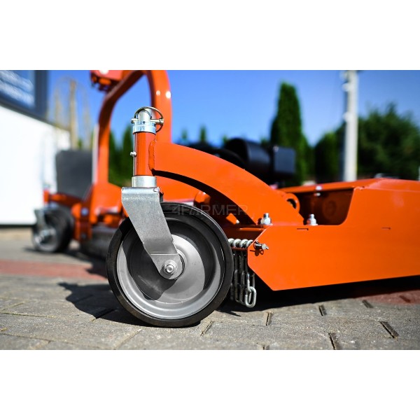 Orchard mower with side cutting arm VM 180 4FARMER