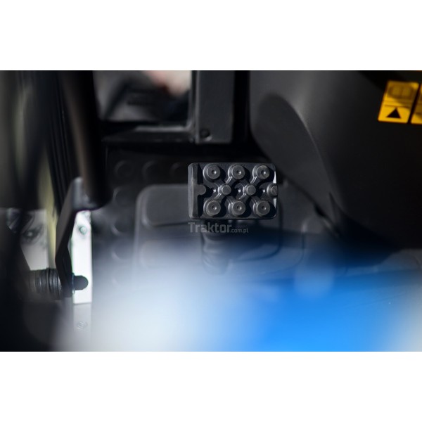 Traktor LS XJ25 MEC s kabínou | recenzie | video | údaje | cena