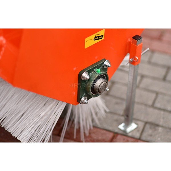 Balayeuse à neige avec insert spiralé 120 cm 4FARMER