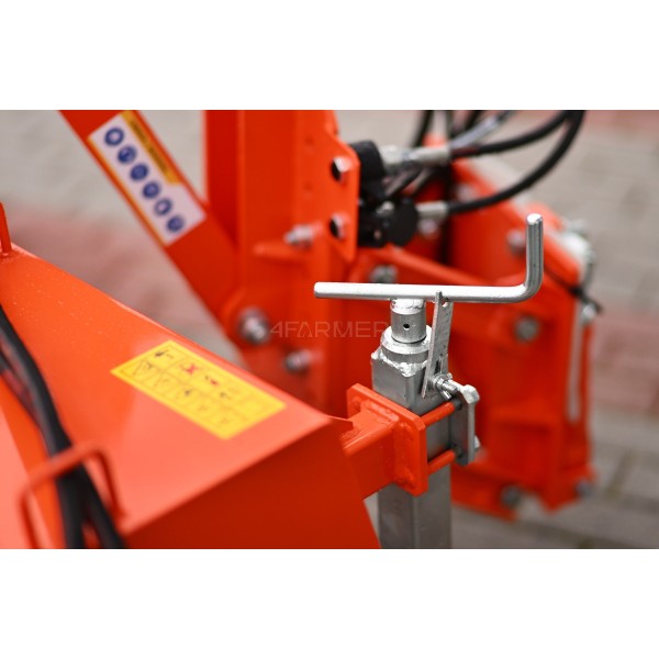 Schneekehrmaschine mit Spiraleinsatz 120 cm 4FARMER
