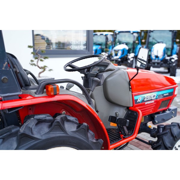 Yanmar AF220S 4x4 - 21KM | Traktor.com.pl