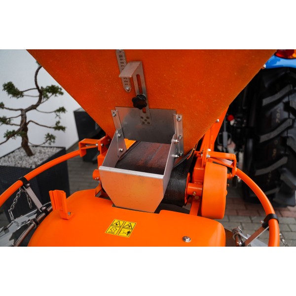 LS Tractor XU6168 MEC / CAB | reviews | video | data | price