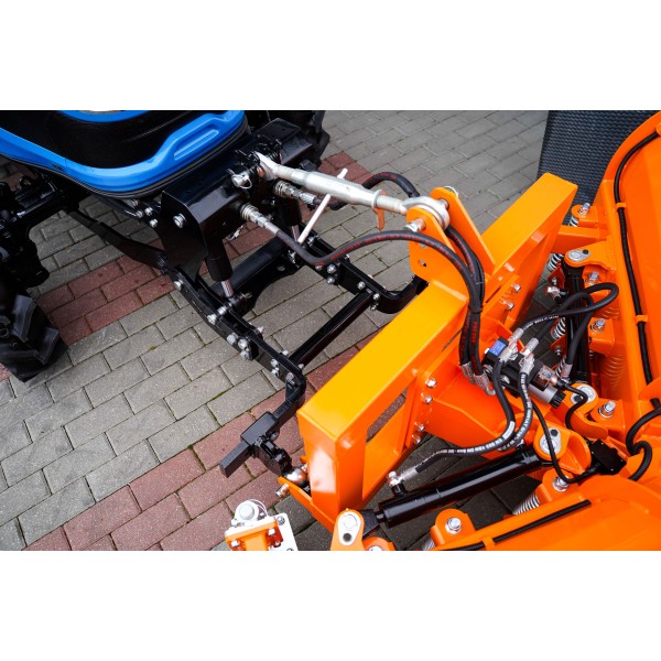 Traktor LS MT3.40 MEC / Pluh | recenze | video | data | cena