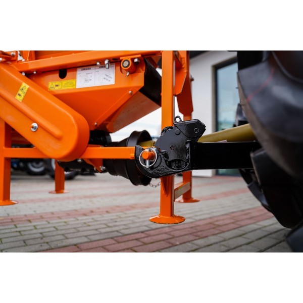 Tractor LS MT3.40 MEC/PLOW | reseñas | vídeo | datos | precio