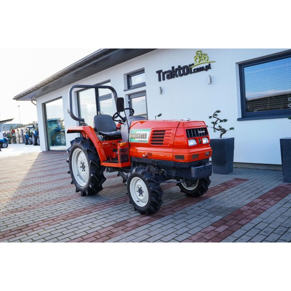 Hinomoto NX240D 4x4 - 24 km (Kubota GL240D)