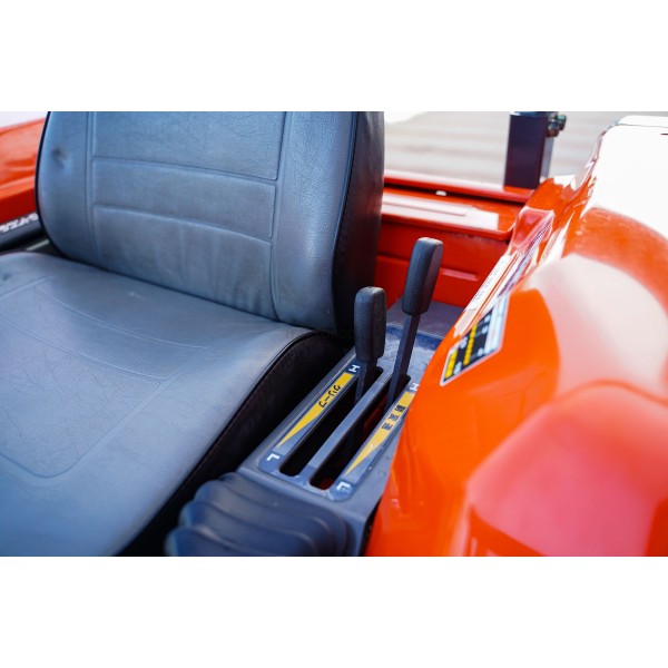 Hinomoto NX240D 4x4 - 24 km (Kubota GL240D)