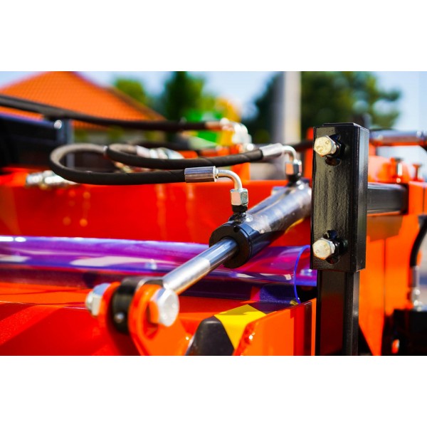 Sweeper SW130 for tractor with basket Geograss