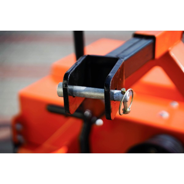 Zametací stroj SP115 pro traktor Geograss