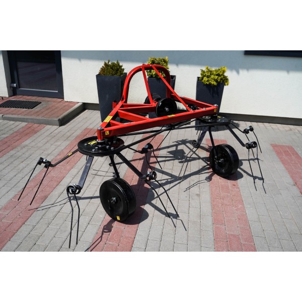 Traktorový rotační obraceč sena PIĄK 2 TRX