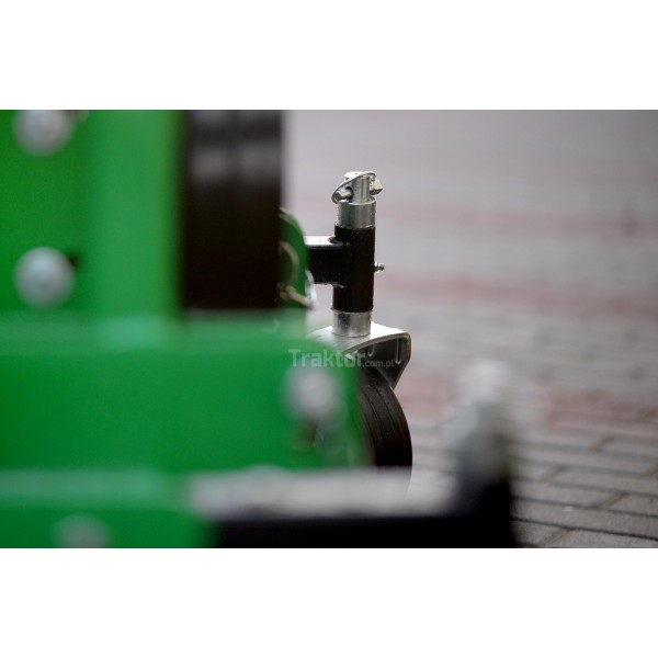 Desbrozadora de martillos FCN 160 TRX con recogedor de hierba