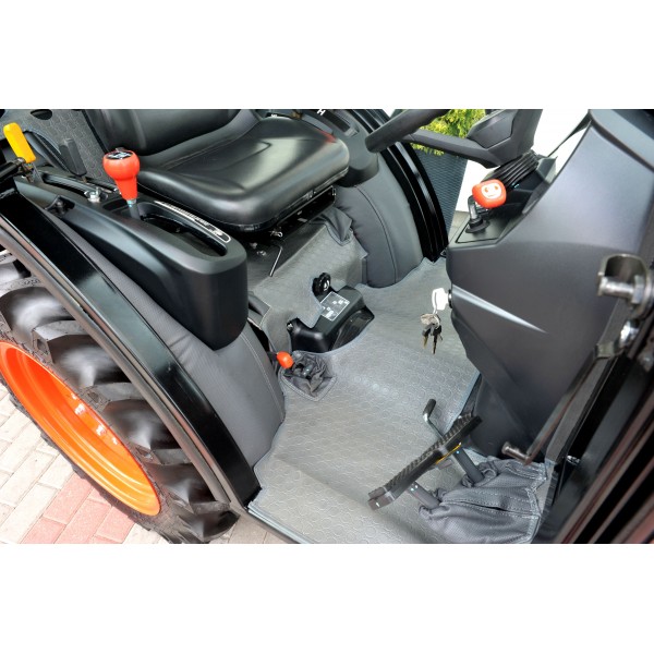 Kabína na traktor Kubota B2, B2741