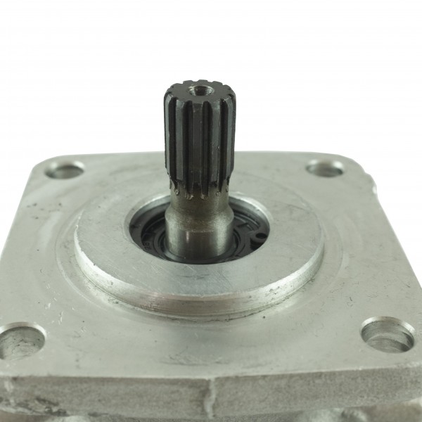 Pompe hydraulique / Massey Ferguson 1250 / Mitsubishi D1650 / D2050 / D2350 / MT250 / MT300D / ST2320 / ST2340 / S.43780