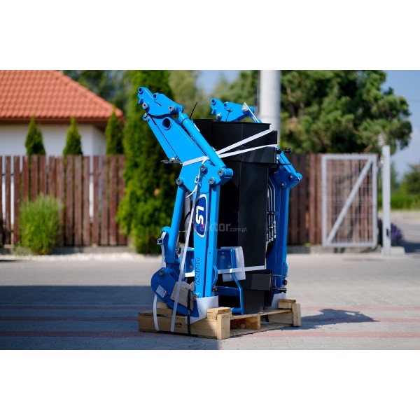 Čelný nakladač LS LL1100 pre traktory LS MT1.22 a LS MT1.25