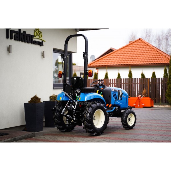 LS Traktor XJ25 HST