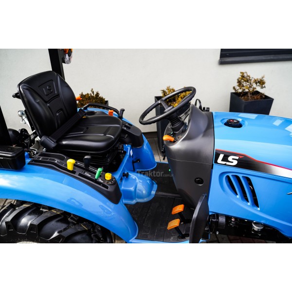 LS Traktor XJ25 HST