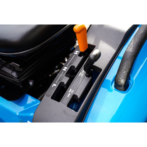 LS Traktor XJ25 HST