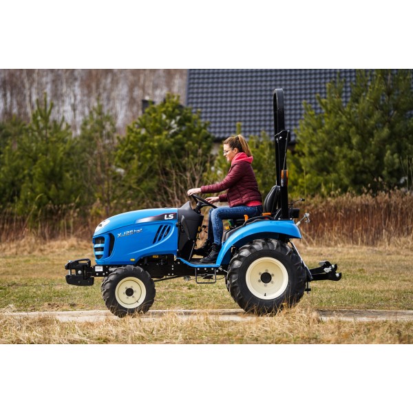 LS Traktor XJ25 HST