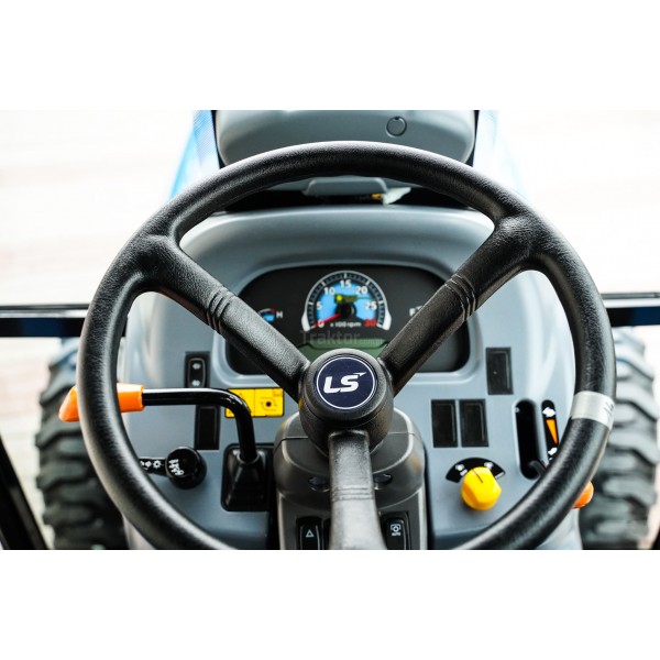 LS Traktor MT3.40 MEC s kabínou a priemyselnými pneumatikami