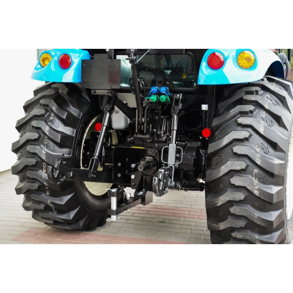 LS Traktor MT3.40 MEC s kabinou a průmyslovými pneumatikami