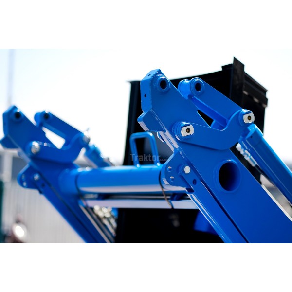 Čelní nakladač LS LL4104 pro traktory LS MT3.50 a LS MT3.60