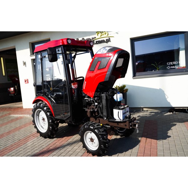 Massey Ferguson MF6028 4x4 - 28 KM / CAB