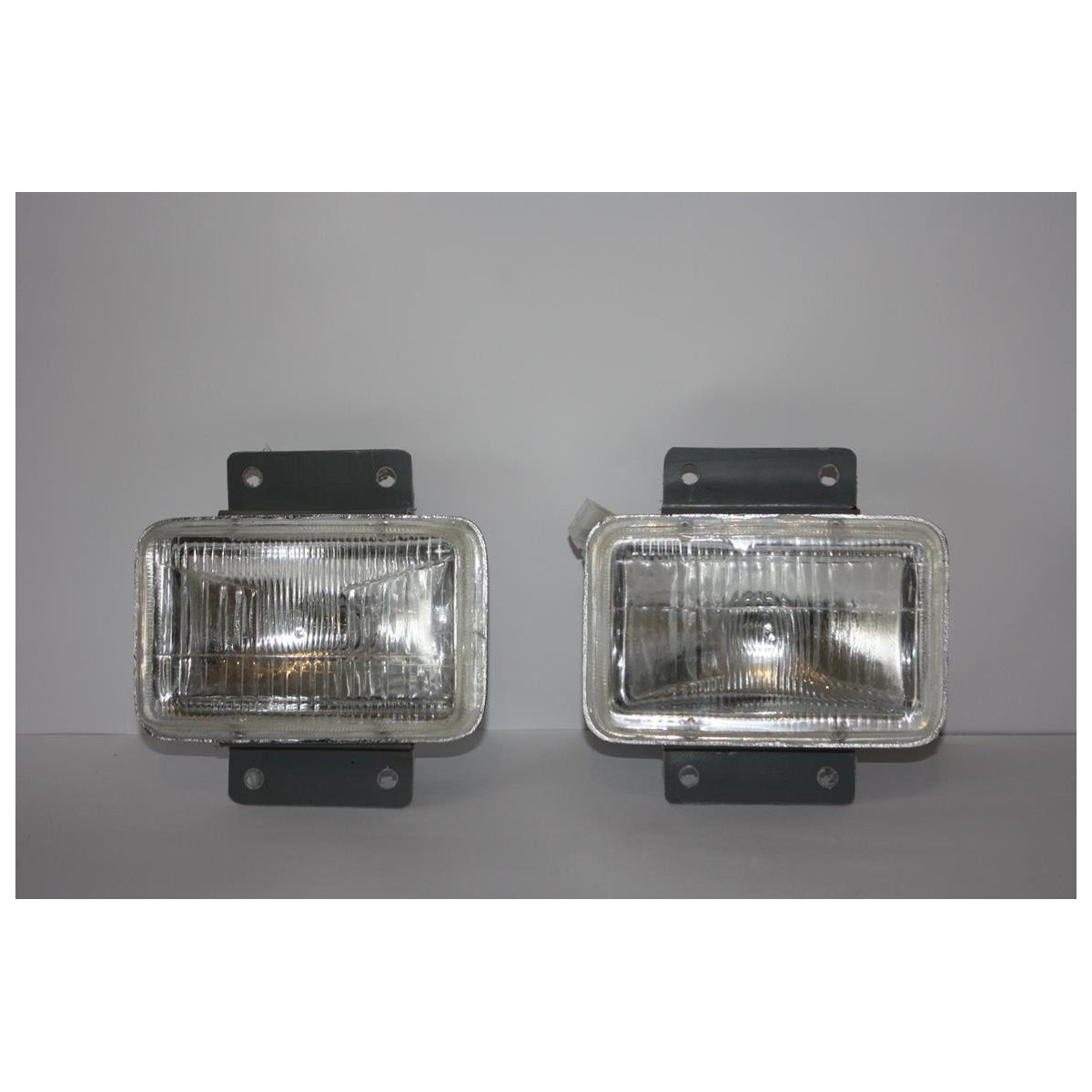 Lampa przednia / Yanmar F195 / F18 / F22 / F24 / F26 / F285 / F435 / F20