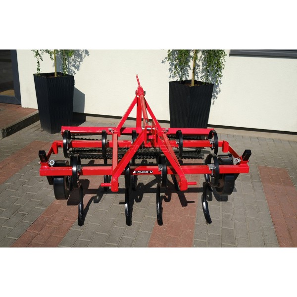 Cultivator 150 with a 4FARMER string roller